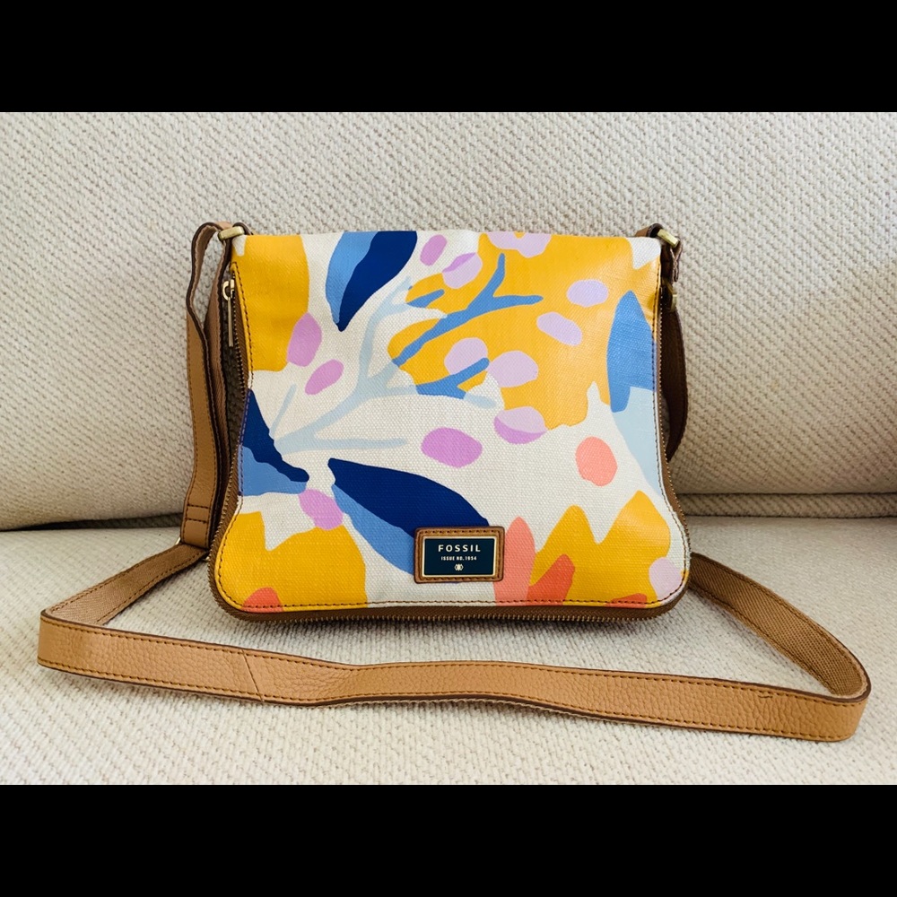 FOSSIL Canvas Abstract, Eye Catching Design Bag